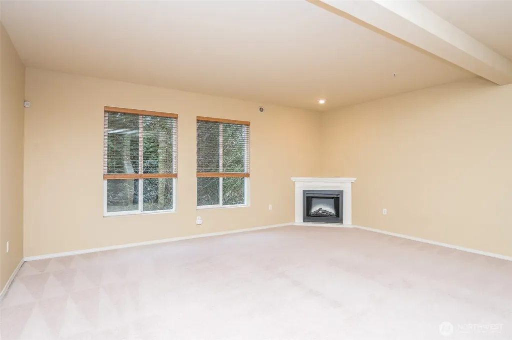 5325 Military Road E Tacoma WA 98446