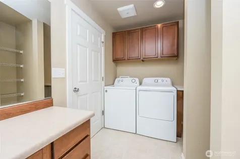 5325 Military Road E Tacoma WA 98446