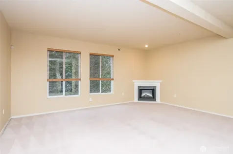 5325 Military Road E Tacoma WA 98446