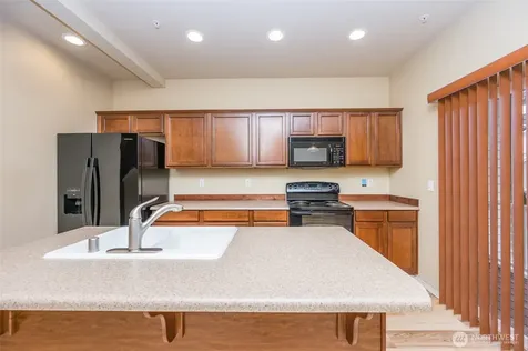 5325 Military Road E Tacoma WA 98446