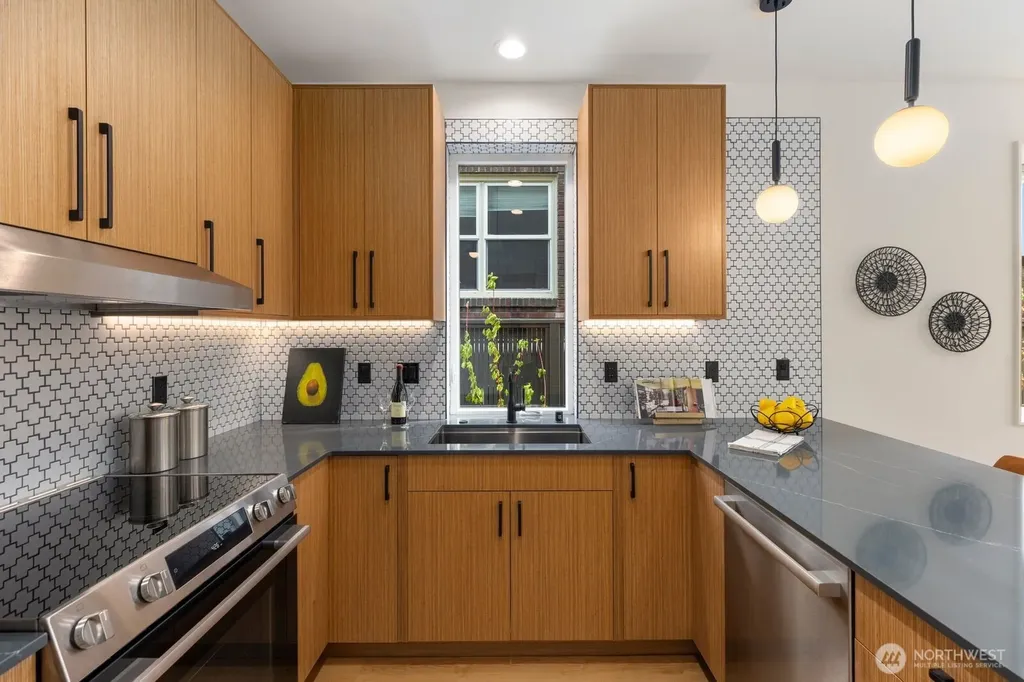 3204 33rd Avenue S Seattle WA 98144
