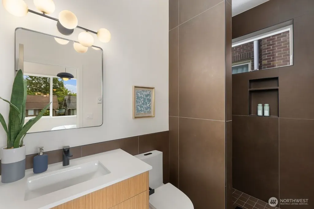 3204 33rd Avenue S Seattle WA 98144