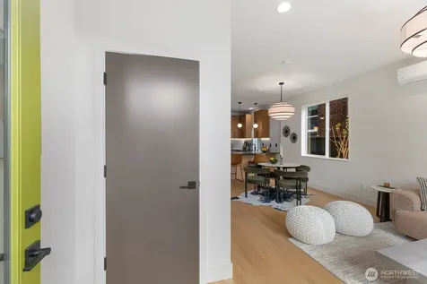 3204 33rd Avenue S Seattle WA 98144