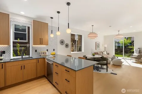 3204 33rd Avenue S Seattle WA 98144