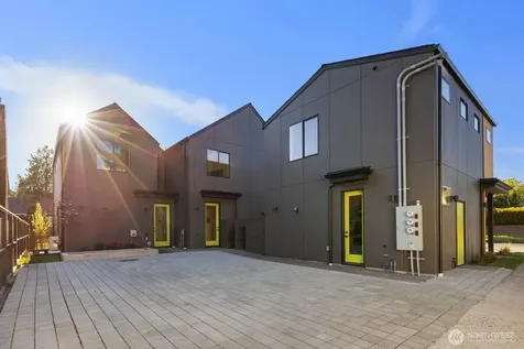 3305 S Hanford Street Seattle WA 98144