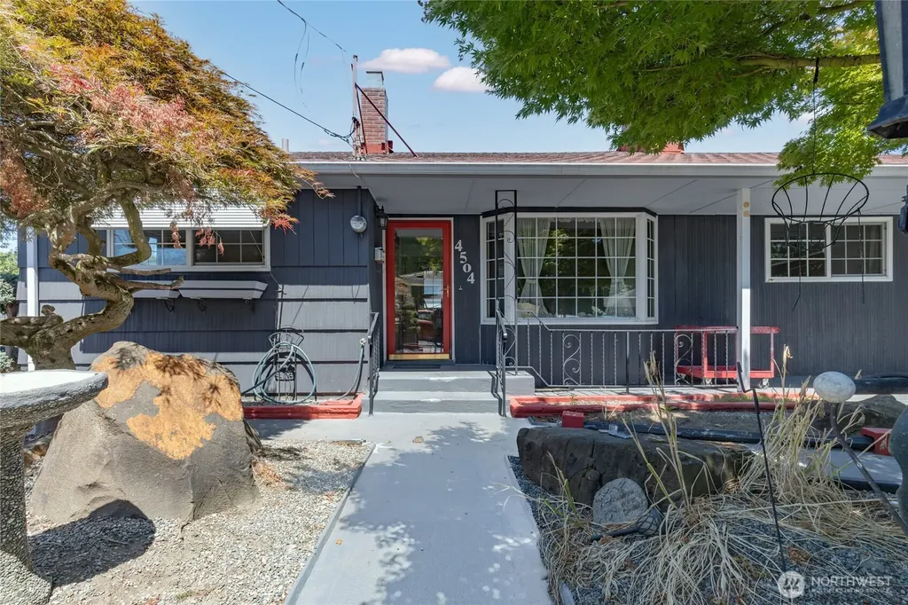 4504 S Trenton Street Seattle WA 98118