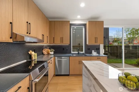 3307 S Hanford Street Seattle WA 98144