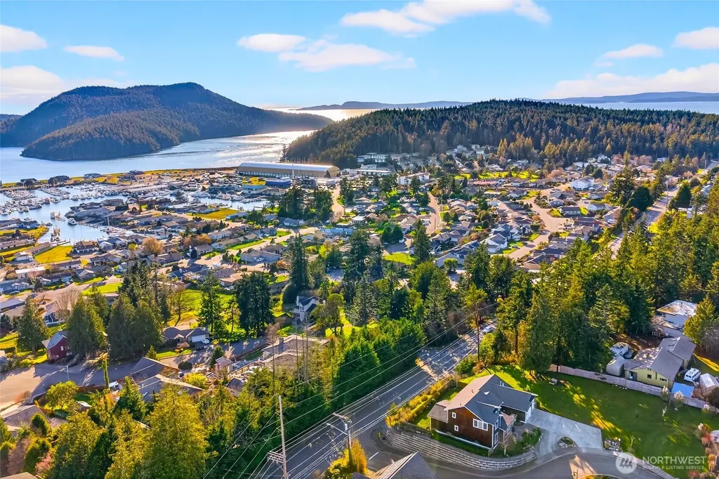 2810 Grady Lane Anacortes WA 98221