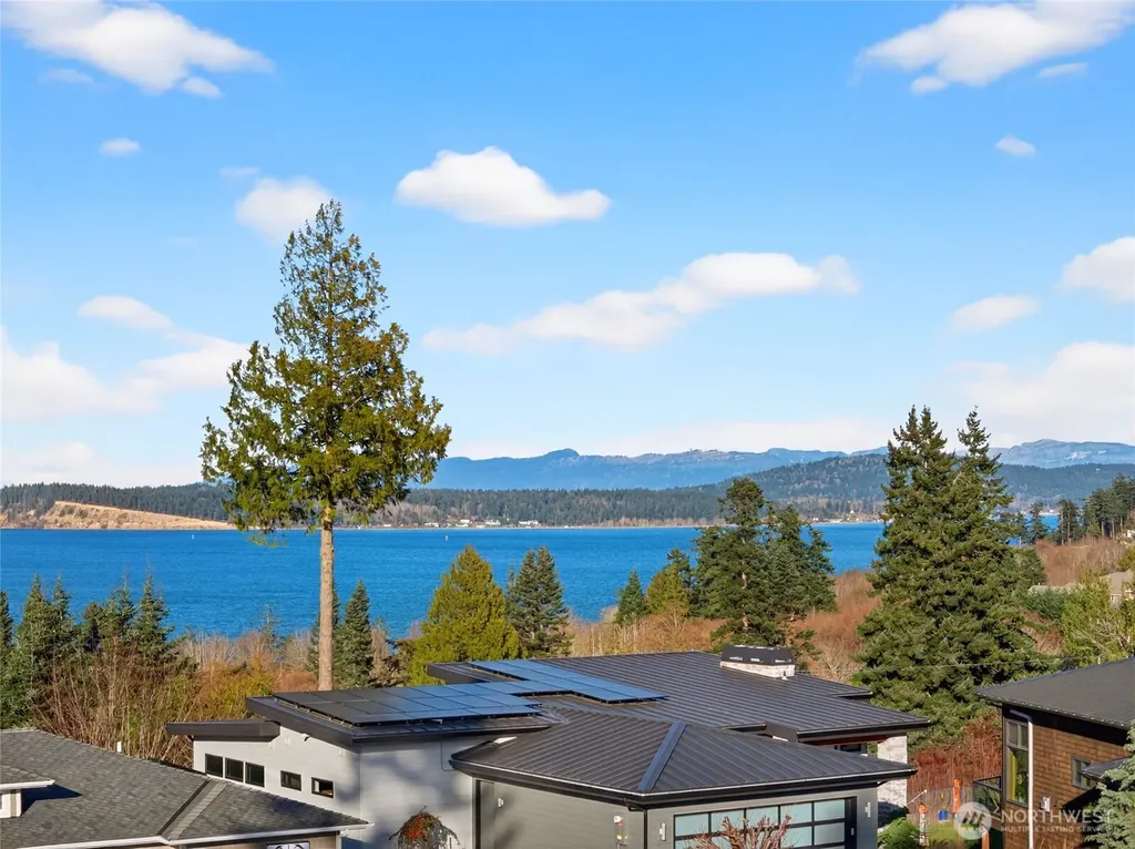 2810 Grady Lane Anacortes WA 98221