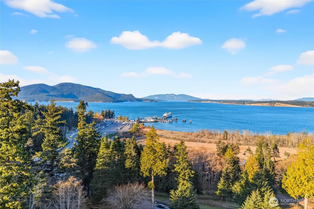 2810 Grady Lane Anacortes WA 98221