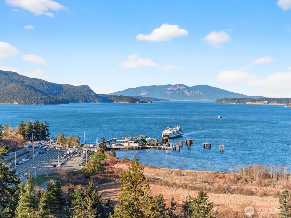 2810 Grady Lane Anacortes WA 98221