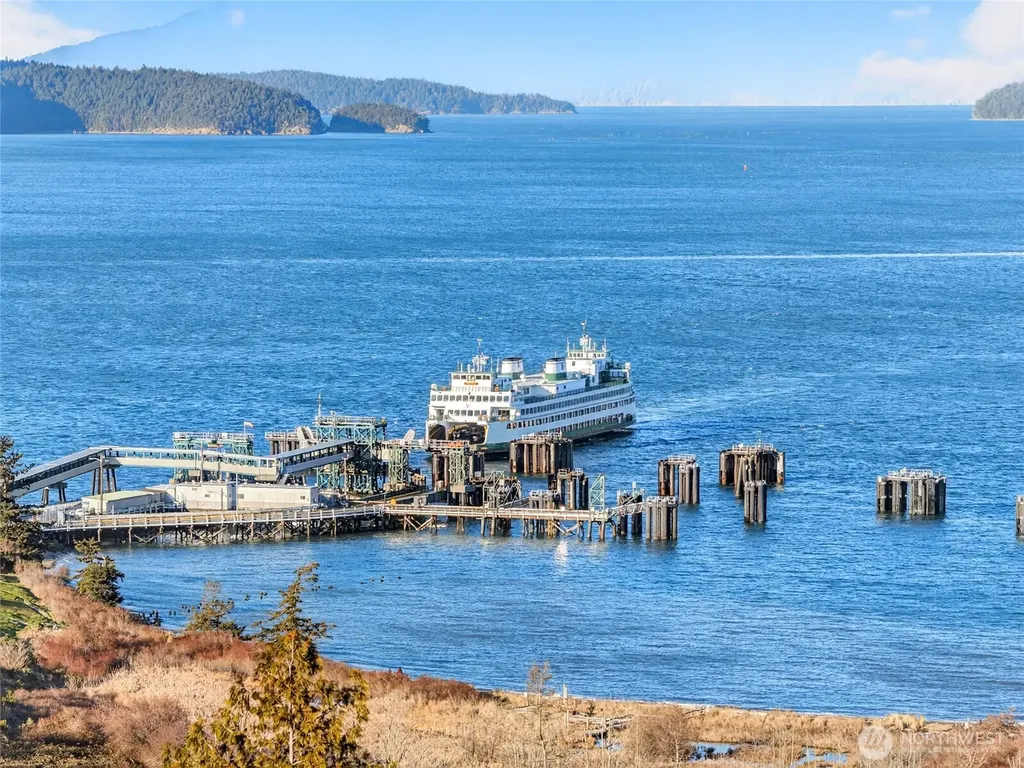 2810 Grady Lane Anacortes WA 98221