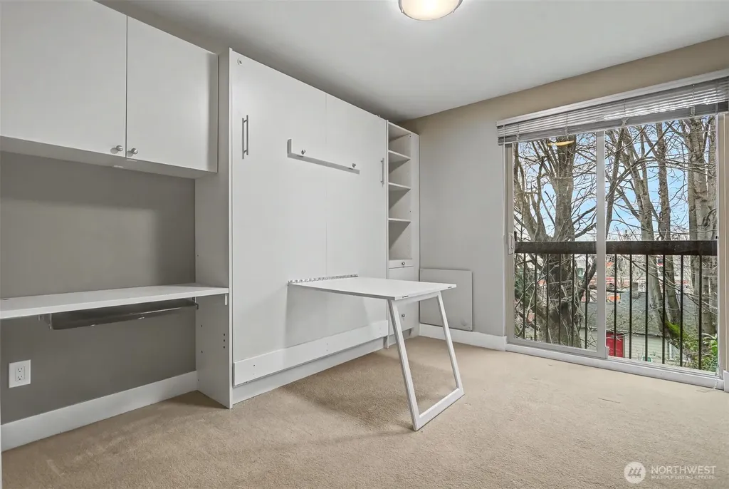 500 5th Ave W Seattle WA 98119
