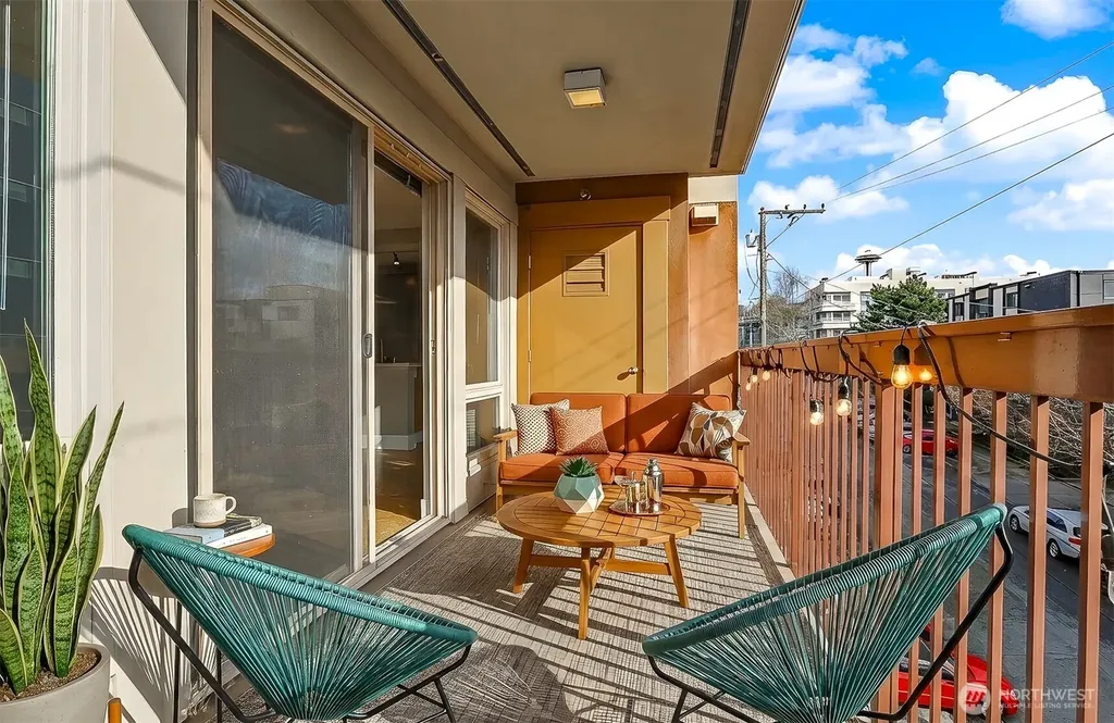 500 5th Ave W Seattle WA 98119
