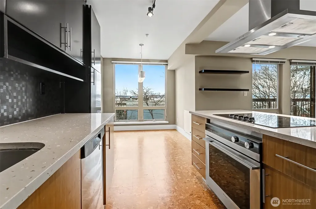 500 5th Ave W Seattle WA 98119