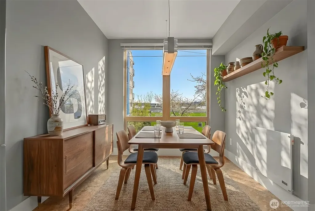 500 5th Ave W Seattle WA 98119