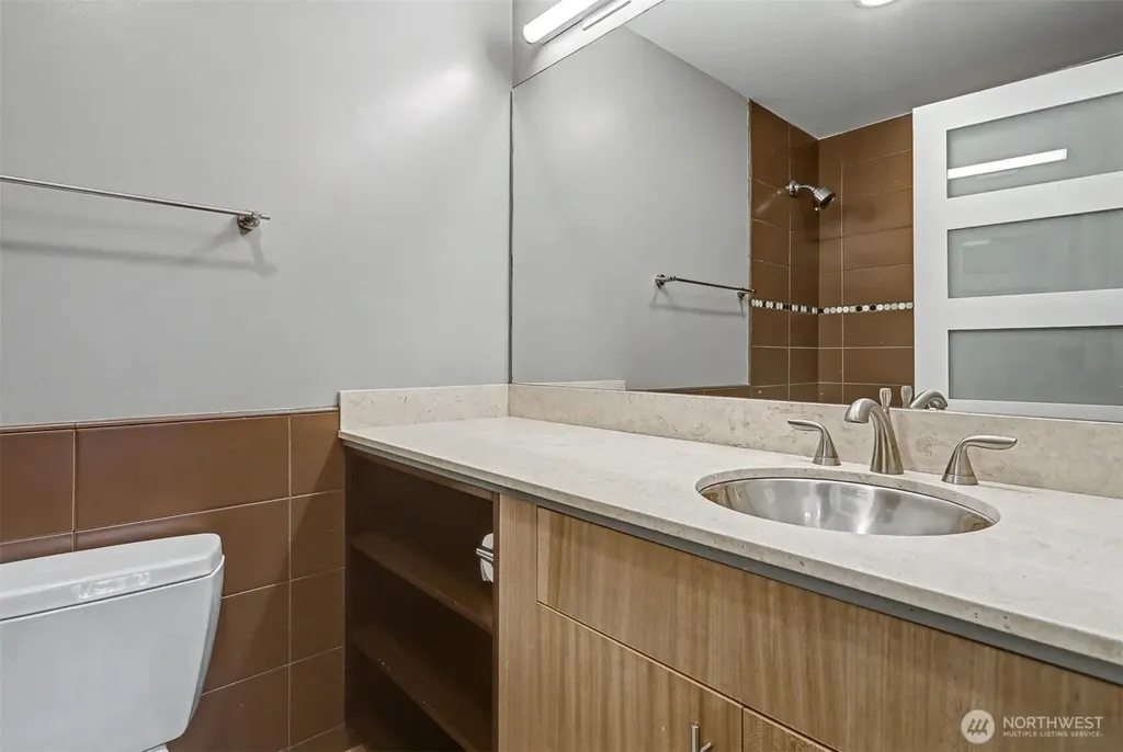500 5th Ave W Seattle WA 98119