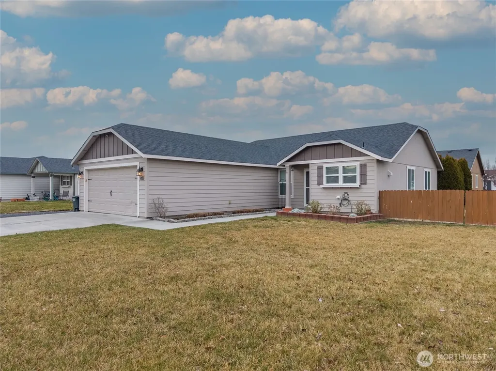 1412 E Megan Drive Moses Lake WA 98837