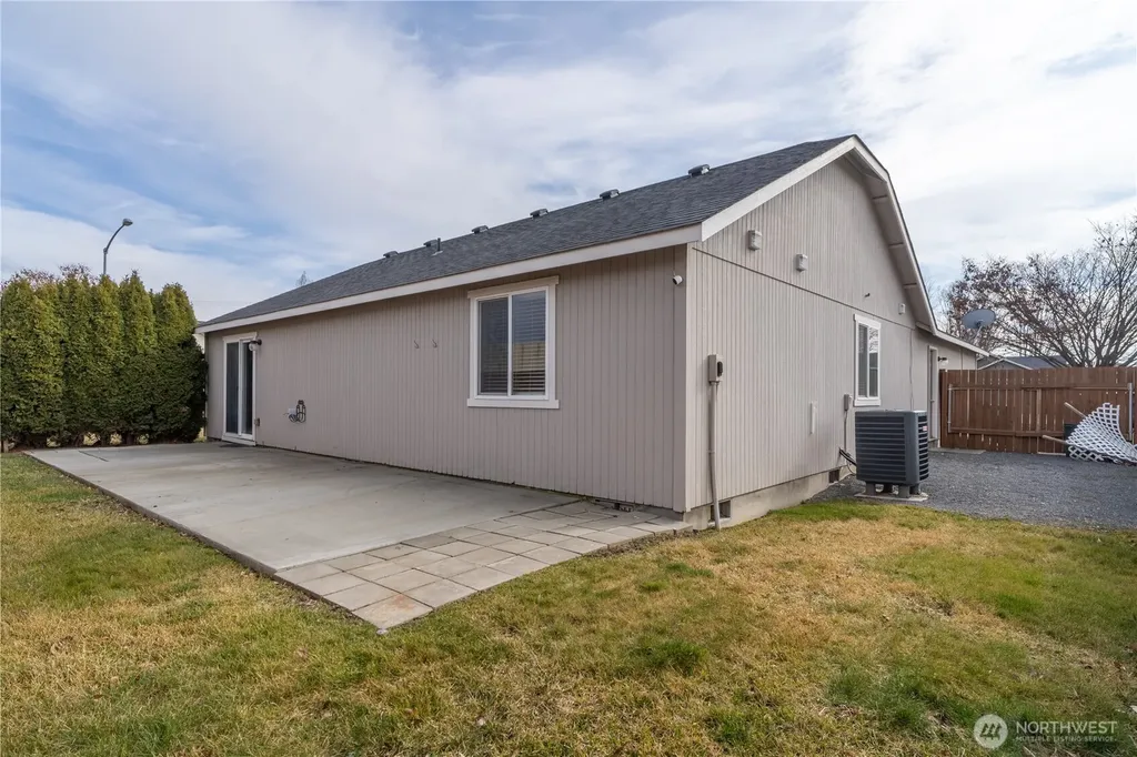 1412 E Megan Drive Moses Lake WA 98837