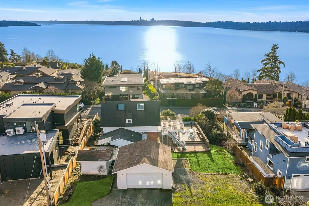 424 8th Avenue W Kirkland WA 98033