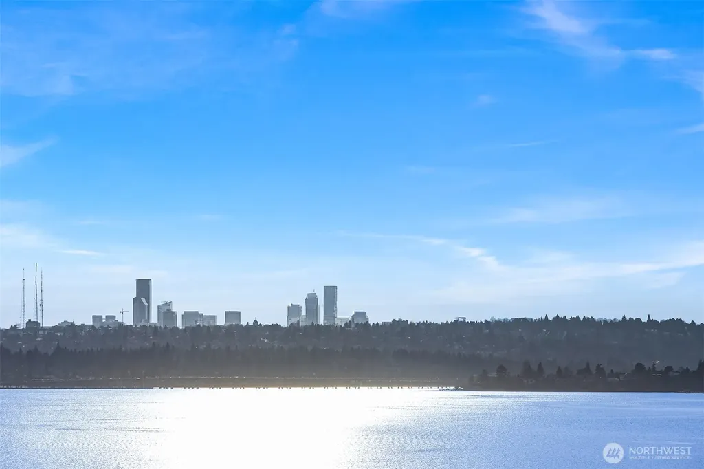 424 8th Avenue W Kirkland WA 98033