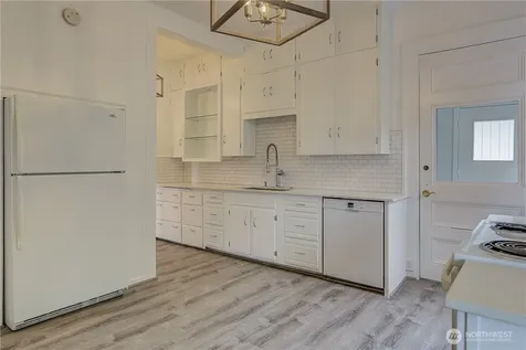 424 8th Avenue W Kirkland WA 98033