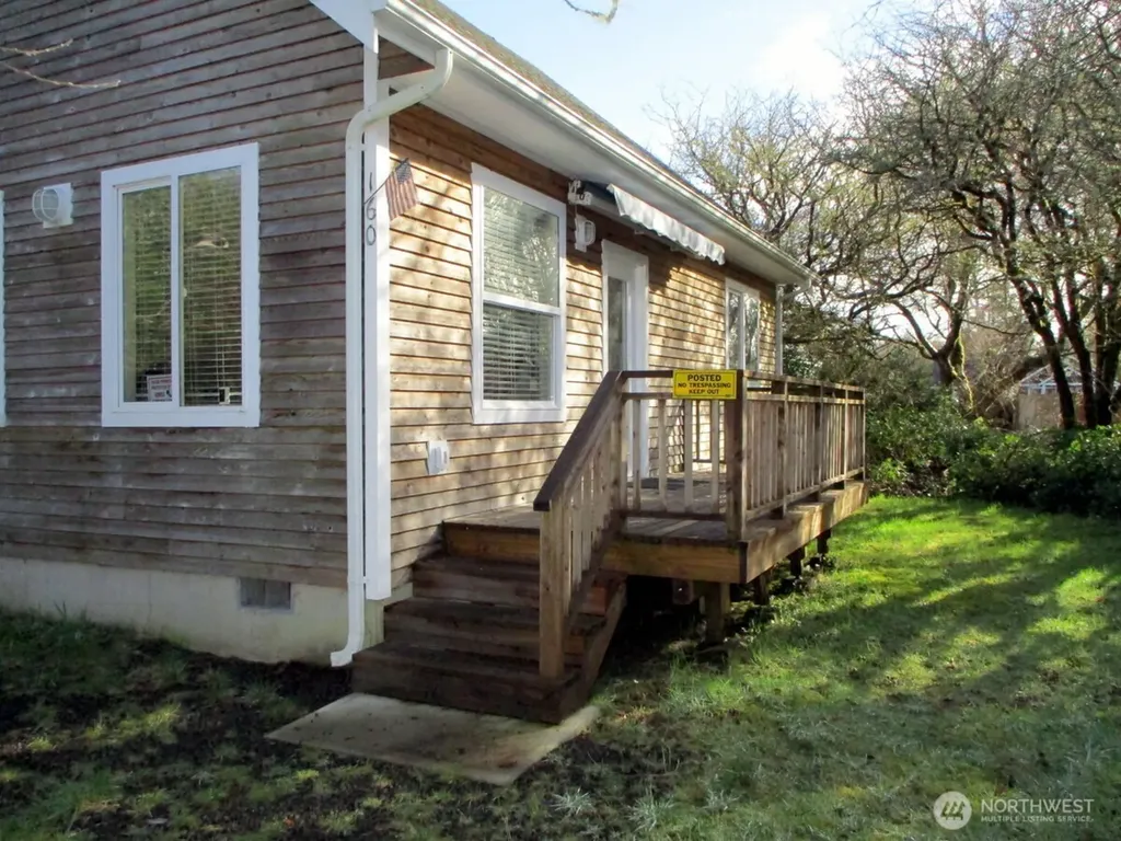160 S Port Loop SW Ocean Shores WA 98569