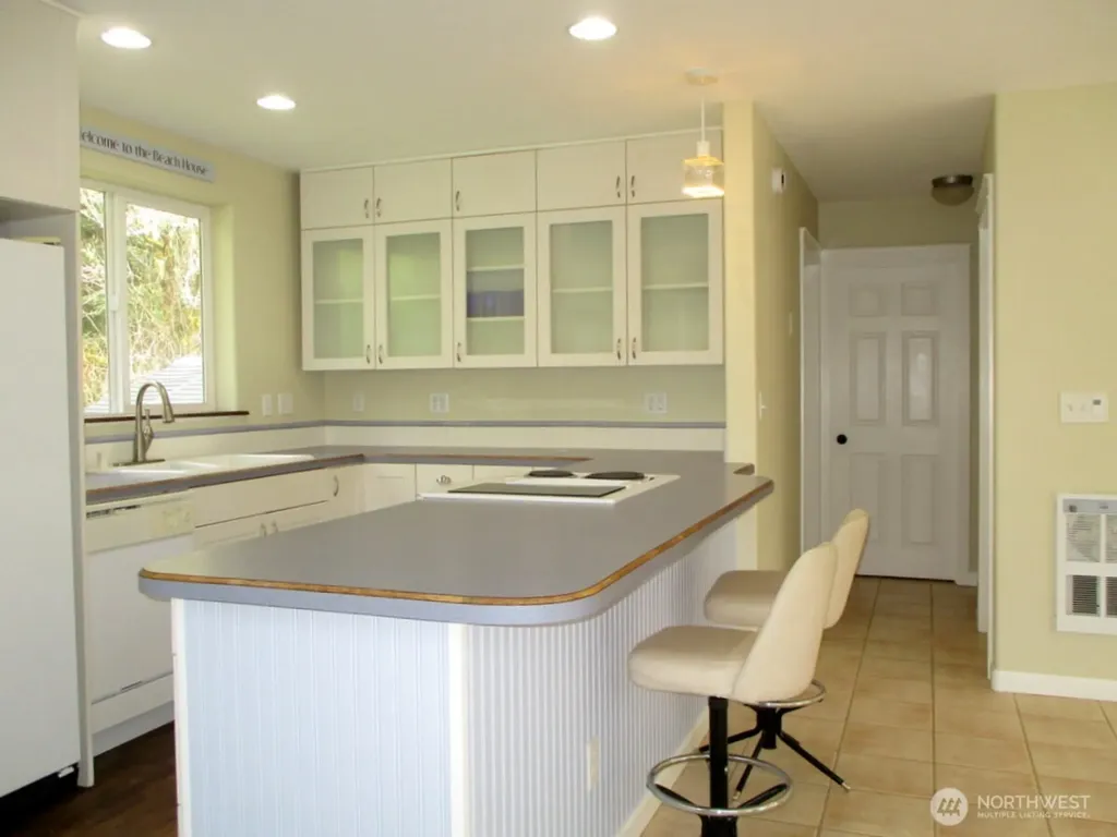 160 S Port Loop SW Ocean Shores WA 98569