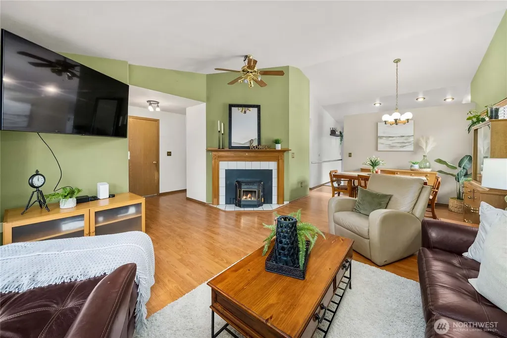 5103 S Garden Loop Road Seattle WA 98118