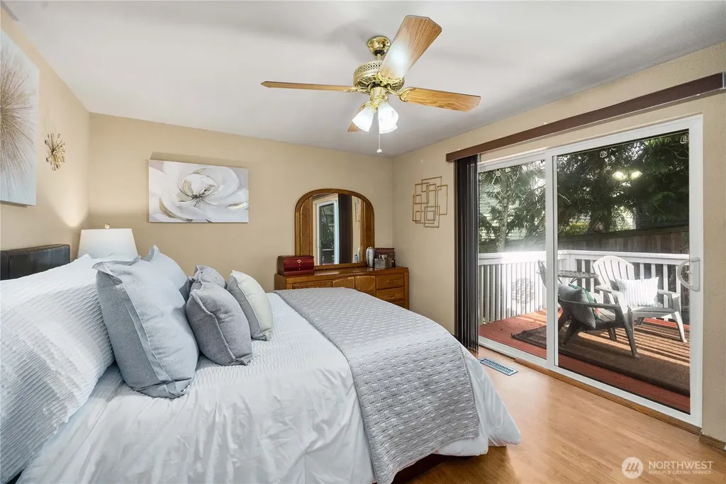 5103 S Garden Loop Road Seattle WA 98118