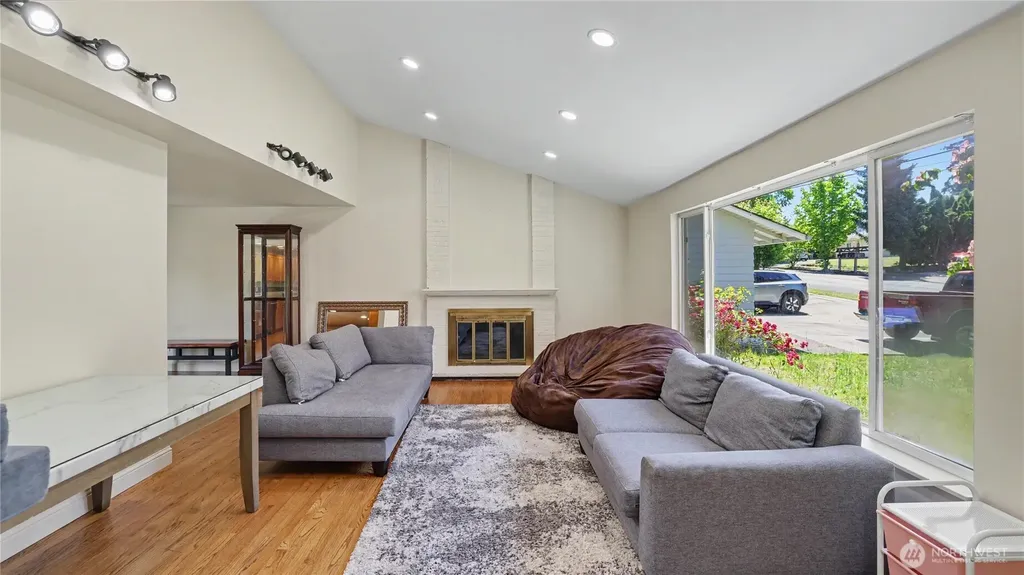 6572 123rd Avenue SE Bellevue WA 98006