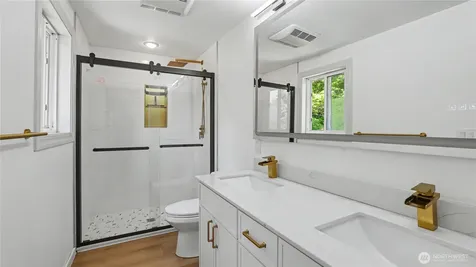 6572 123rd Avenue SE Bellevue WA 98006