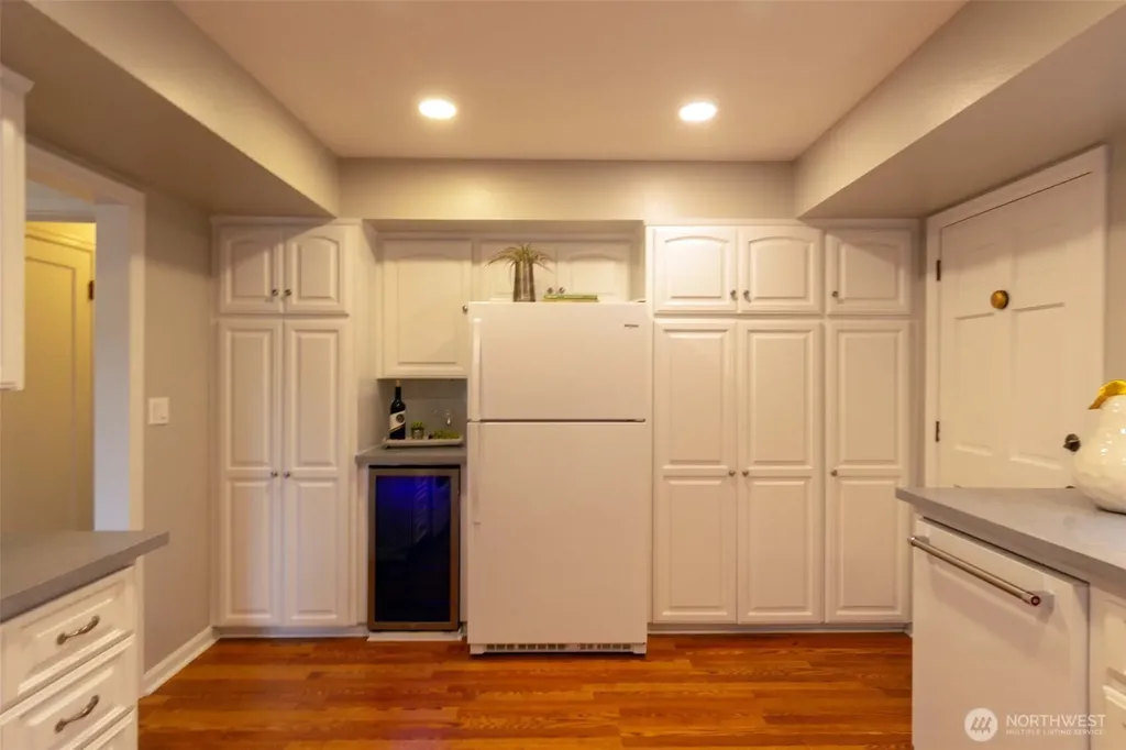 10826 Meadow Road SW Lakewood WA 98499