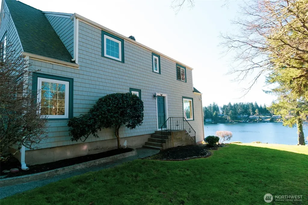 10826 Meadow Road SW Lakewood WA 98499