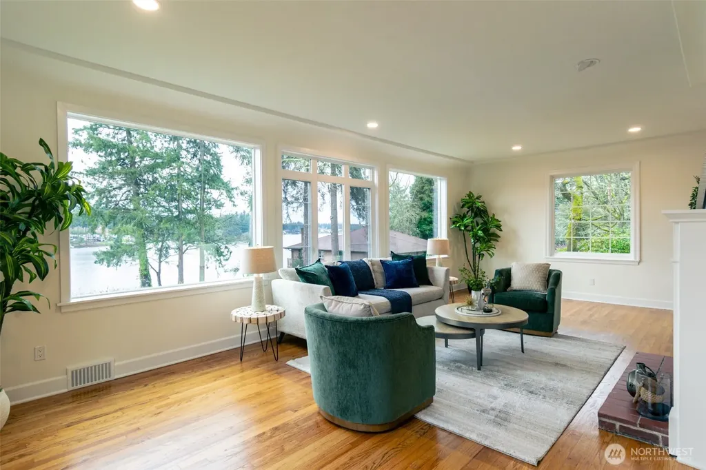 10826 Meadow Road SW Lakewood WA 98499