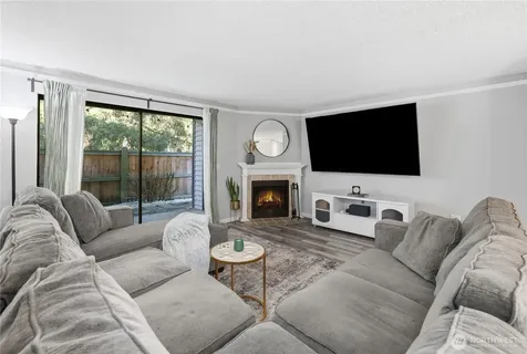 1812 SW 318th Place Federal Way WA 98023