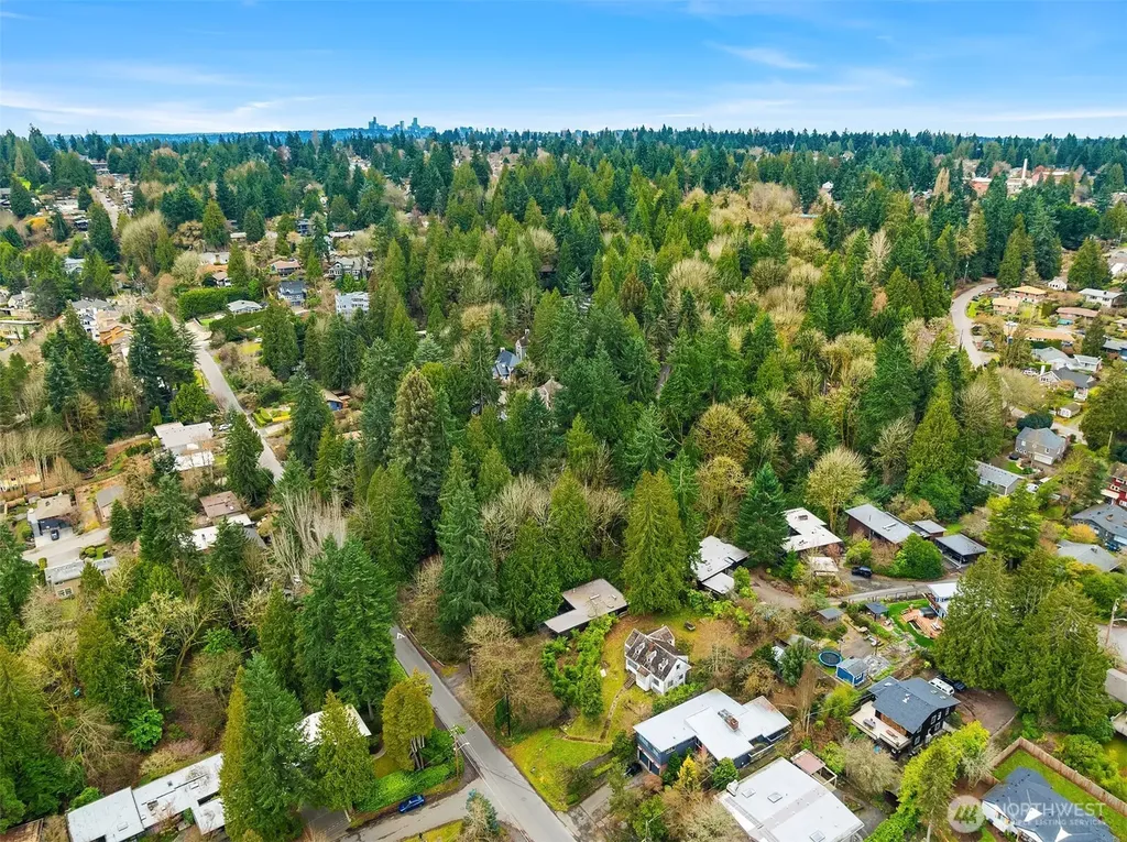 9229 45th Avenue NE Seattle WA 98115