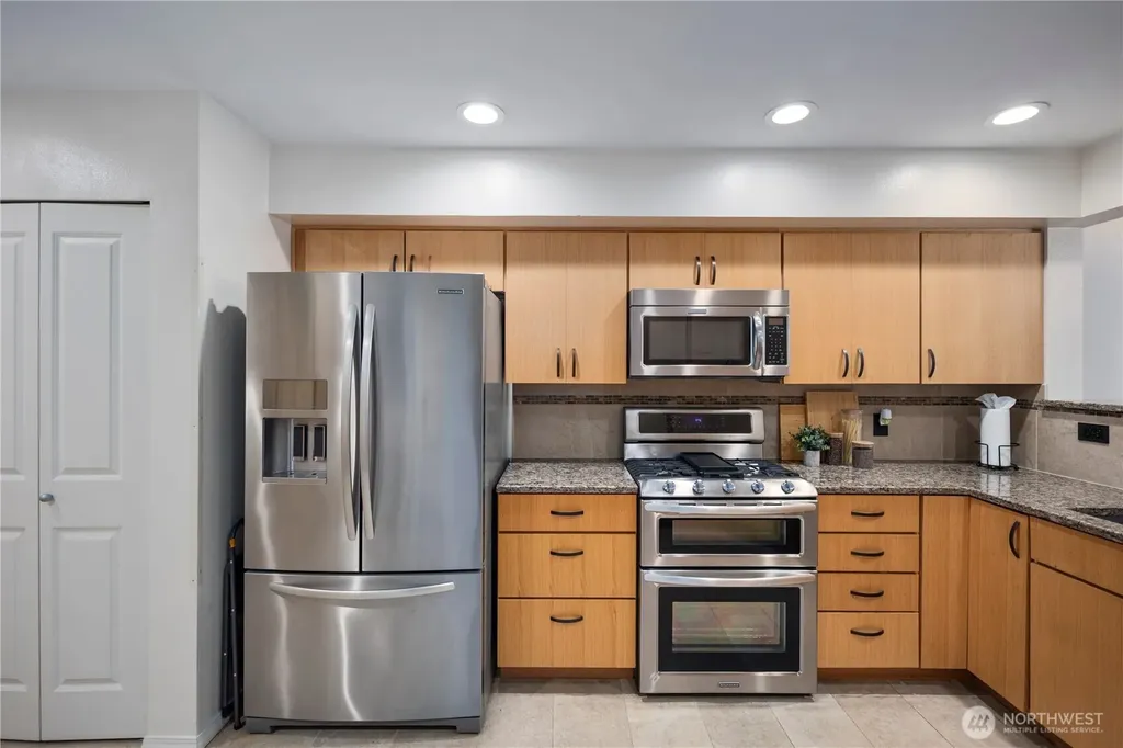 22614 43rd Avenue S Kent WA 98032