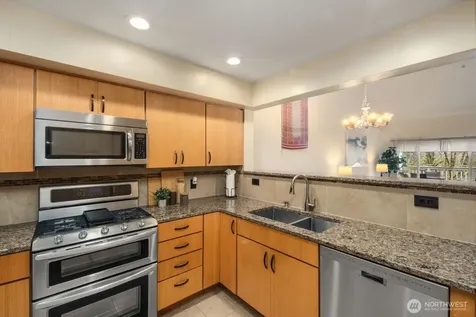 22614 43rd Avenue S Kent WA 98032