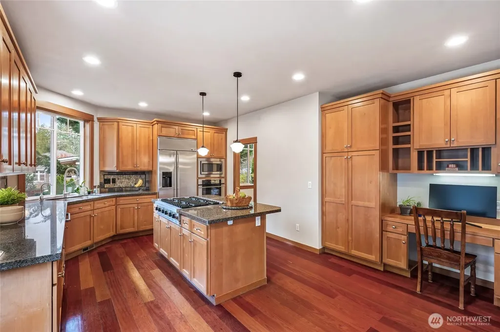 24502 NE 27th Place Sammamish WA 98074