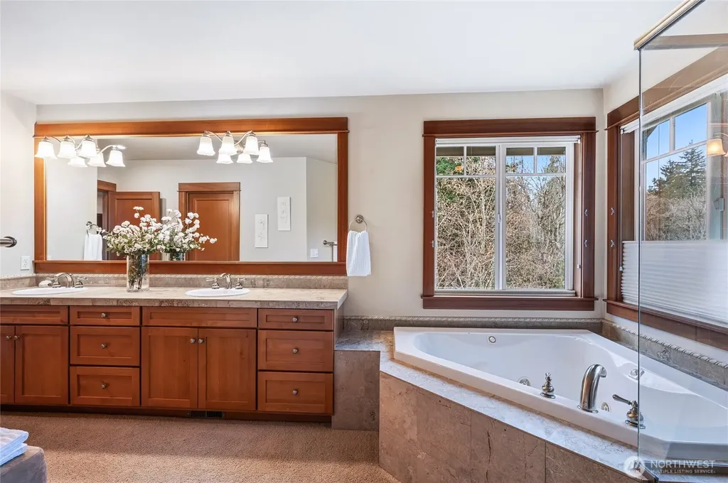 24502 NE 27th Place Sammamish WA 98074