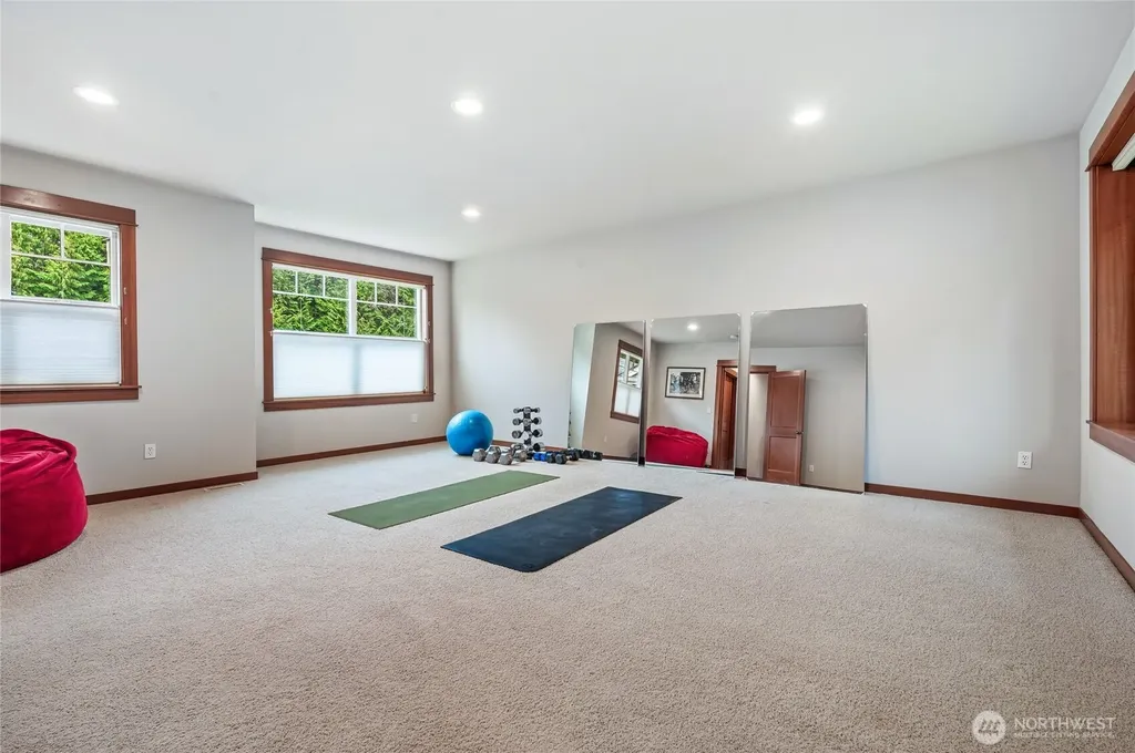 24502 NE 27th Place Sammamish WA 98074