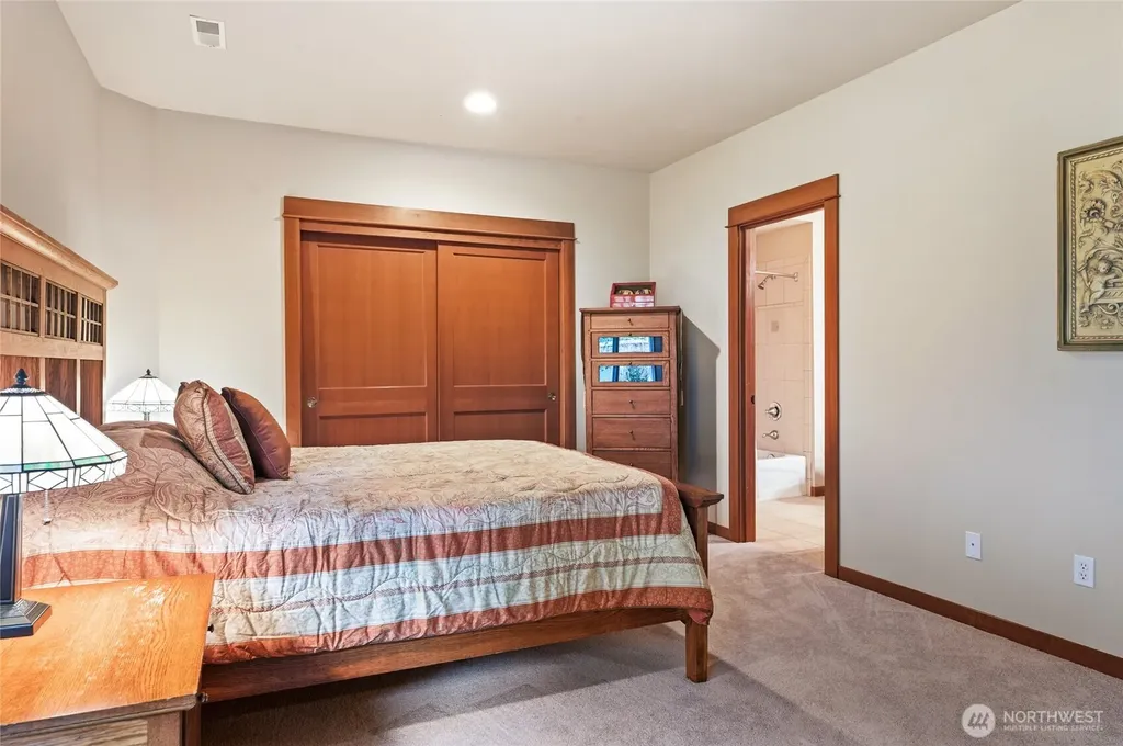 24502 NE 27th Place Sammamish WA 98074