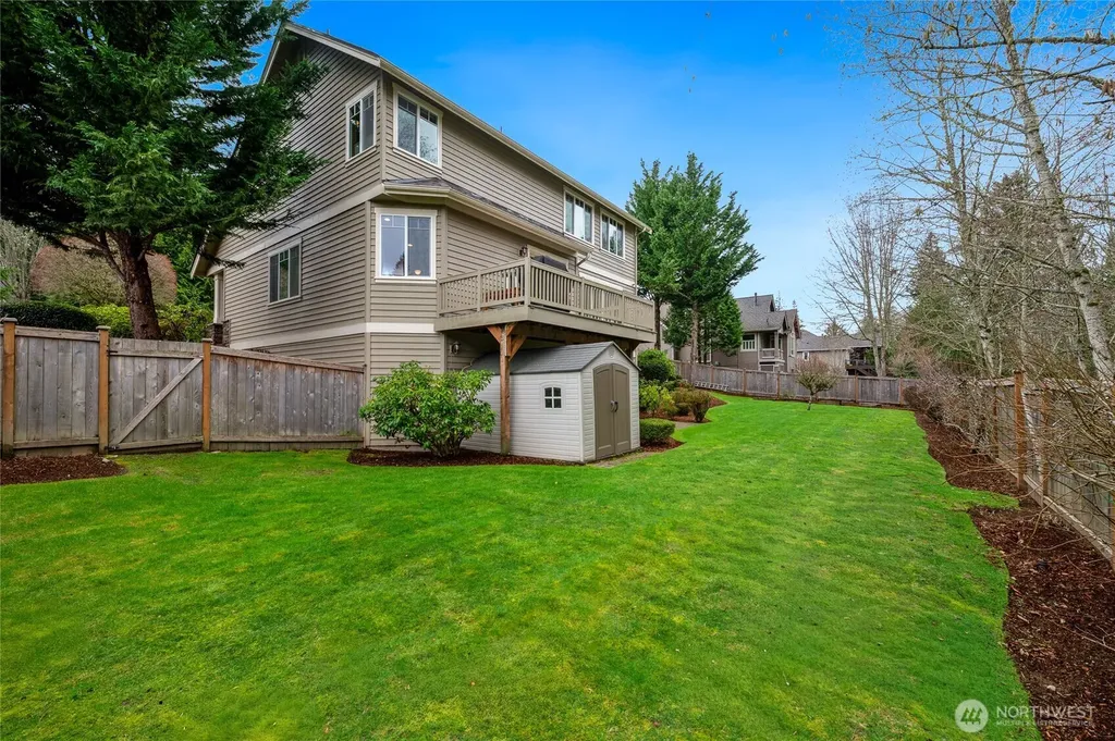 24502 NE 27th Place Sammamish WA 98074