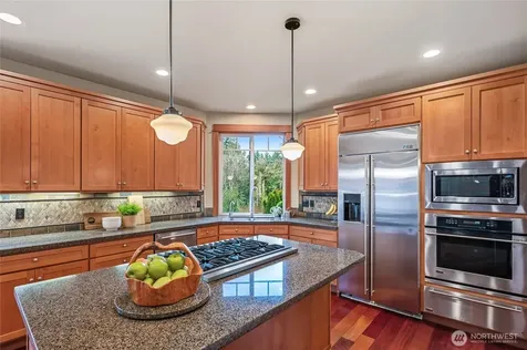 24502 NE 27th Place Sammamish WA 98074