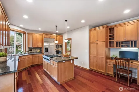24502 NE 27th Place Sammamish WA 98074