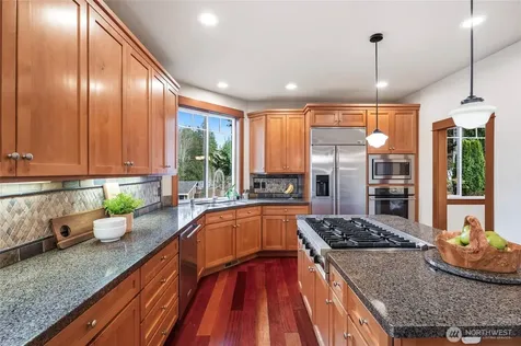 24502 NE 27th Place Sammamish WA 98074
