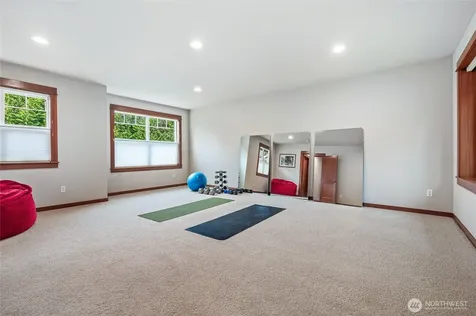 24502 NE 27th Place Sammamish WA 98074