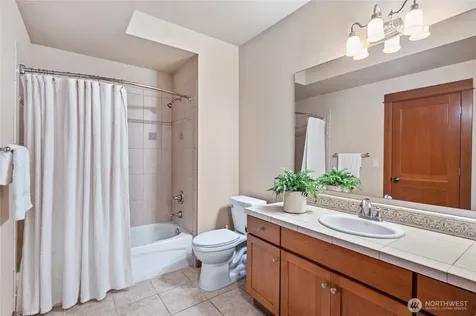 24502 NE 27th Place Sammamish WA 98074