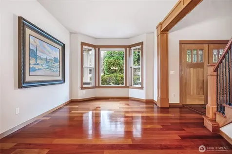 24502 NE 27th Place Sammamish WA 98074